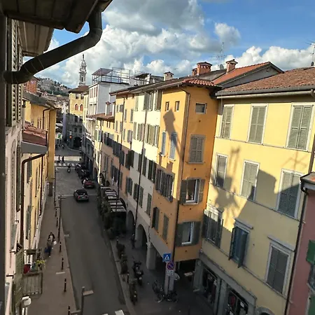 La Mansardina Di San Leonardo Appartement Bergamo
