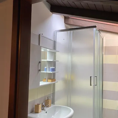 Apartment La Mansardina Di San Leonardo